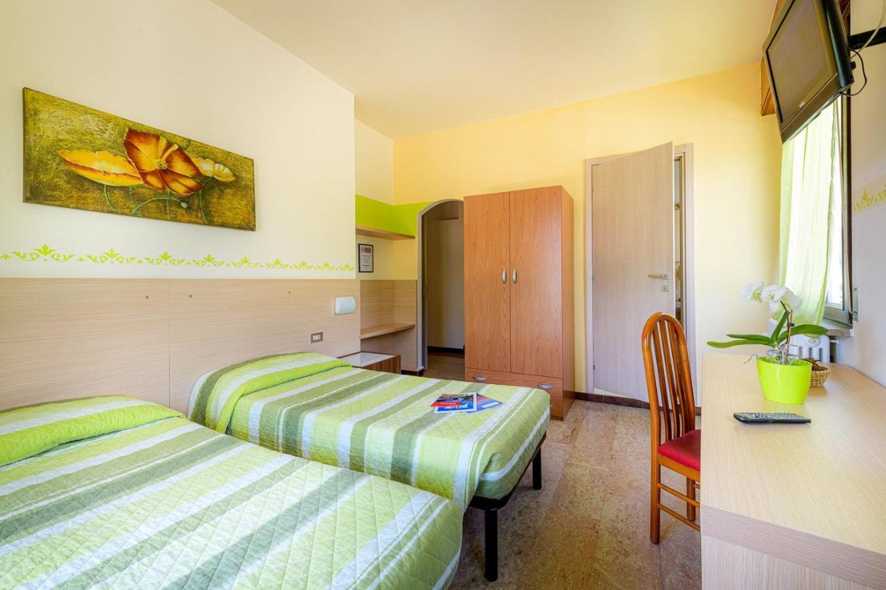Hotel La Rotonda Tirano Exterior photo