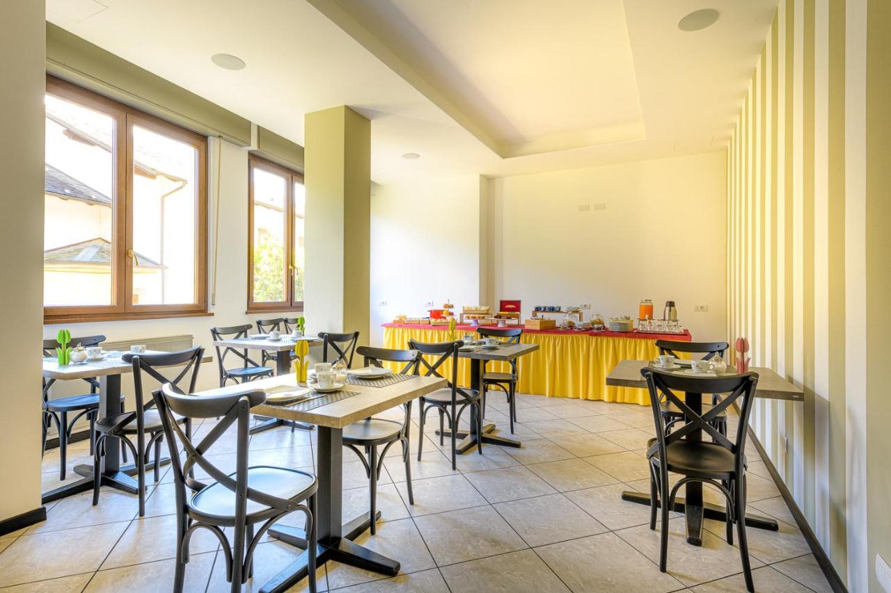 Hotel La Rotonda Tirano Exterior photo